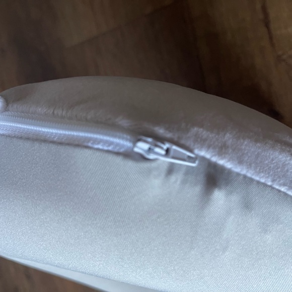 Only 1 Left! MIFFY-Imported (NWT) Adult Neck Pillow - Picture 5 of 9